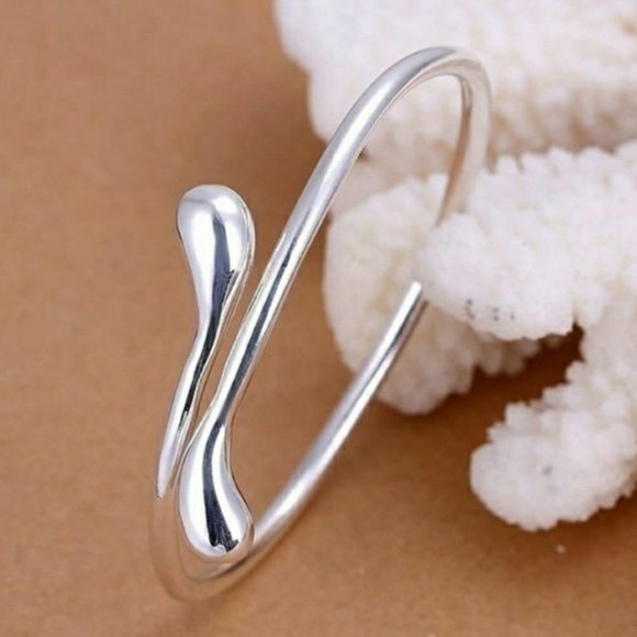 NEW [Set of 4] 925 Sterling Silver Waterdrop Set - Picture 3 of 3